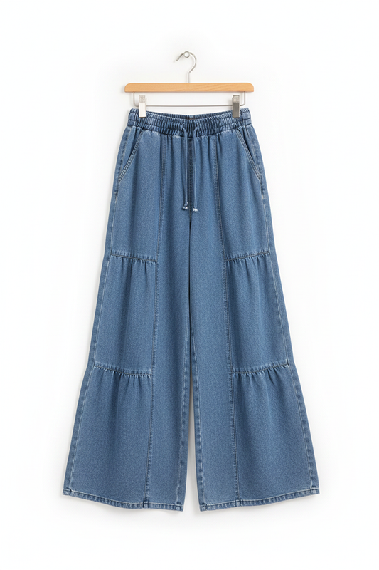 Pantalón ancho denim en percha fondo blanco