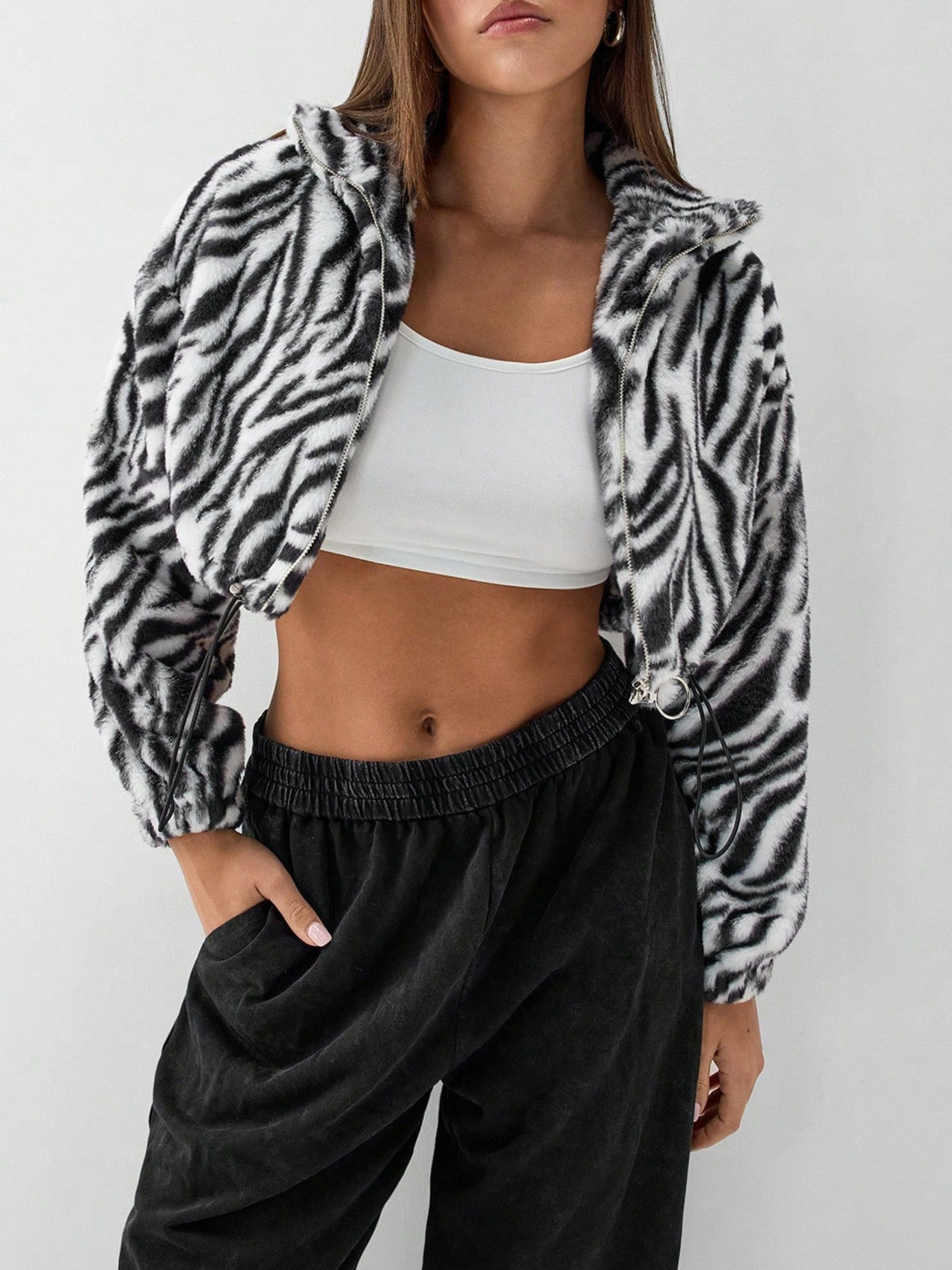 Chaqueta cropped con estampado de cebra