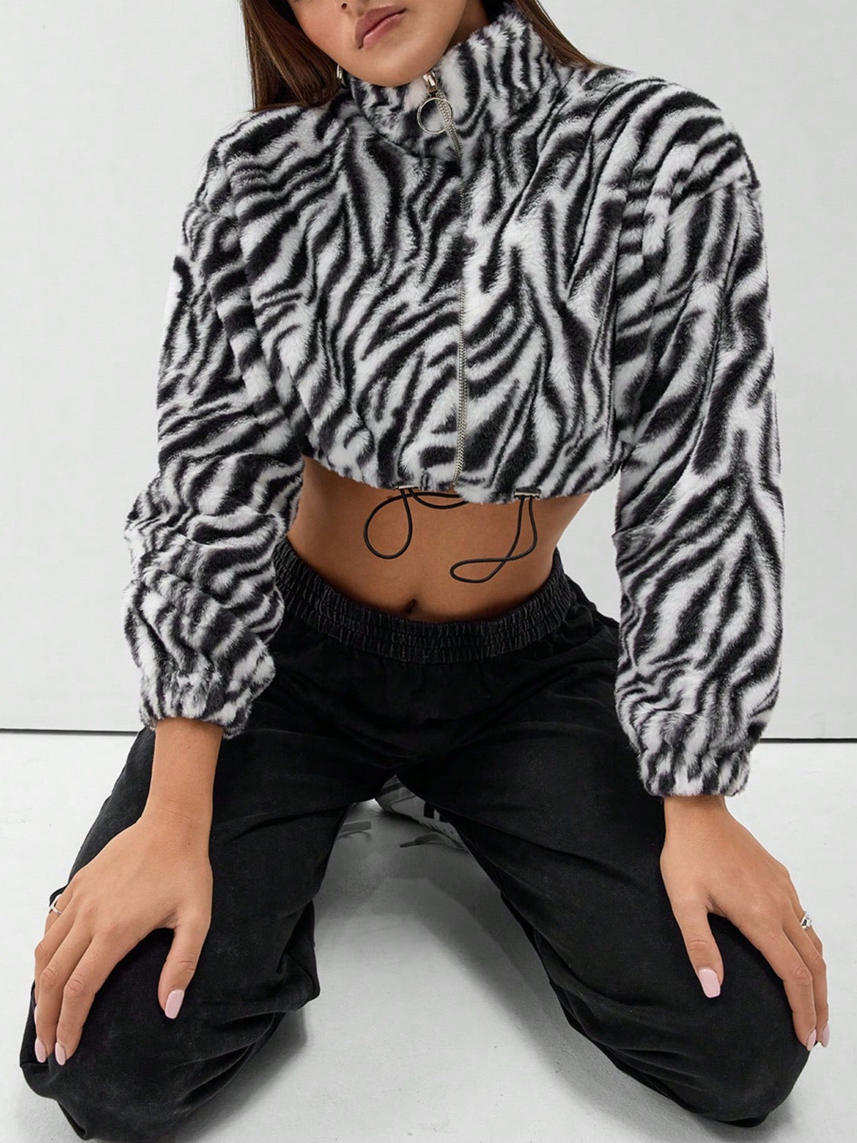 Chaqueta cropped con estampado de cebra