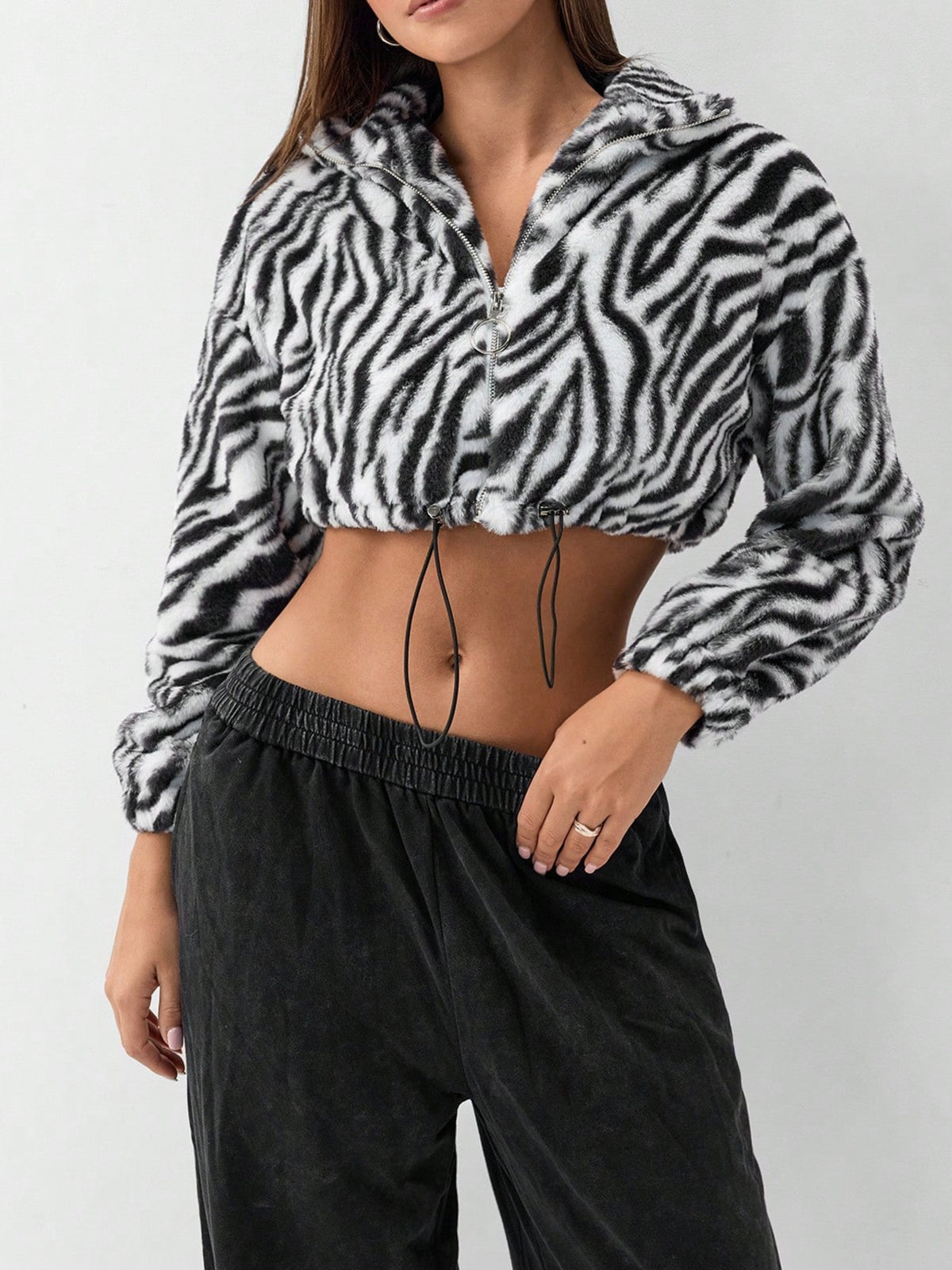 Chaqueta cropped con estampado de cebra