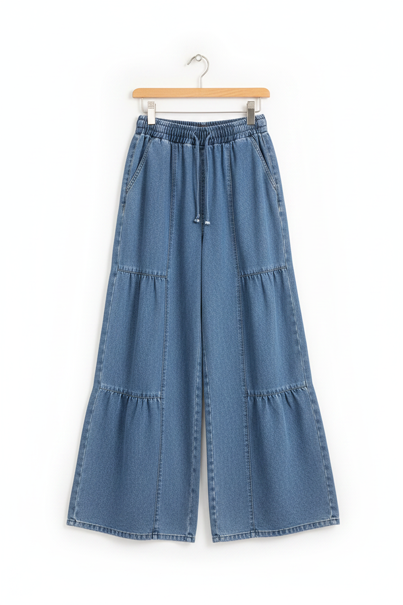 Pantalón ancho denim en percha fondo blanco