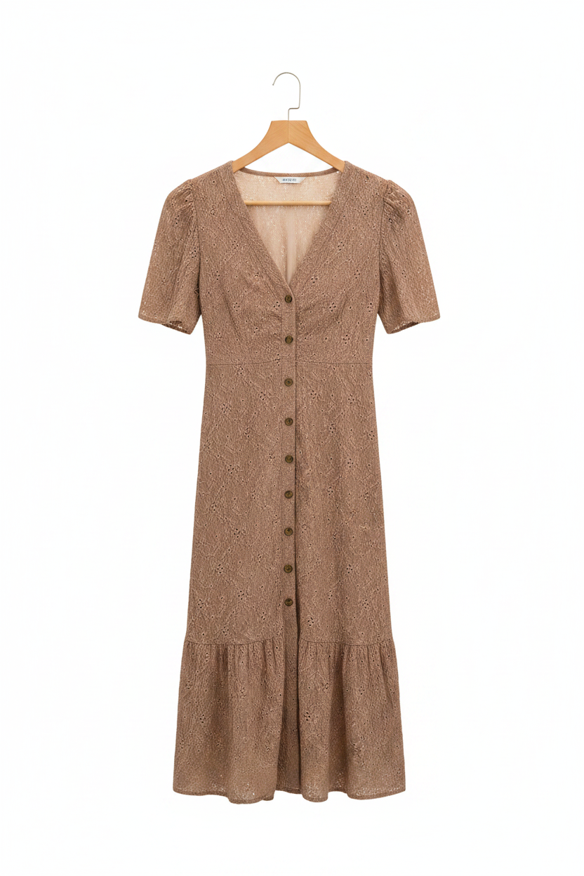 Vestido Clau en percha fondo blanco