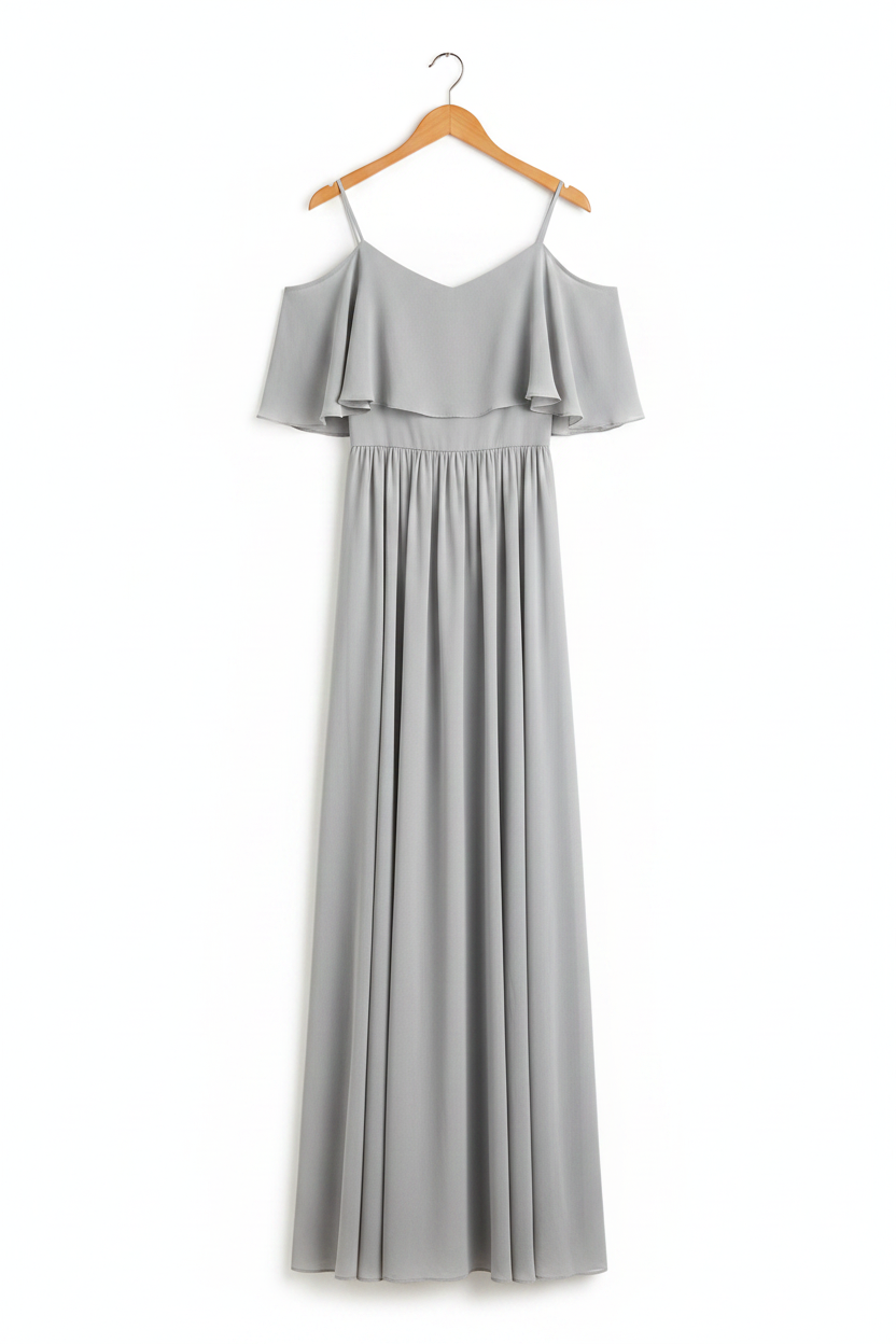 Vestido maxi en percha fondo blanco
